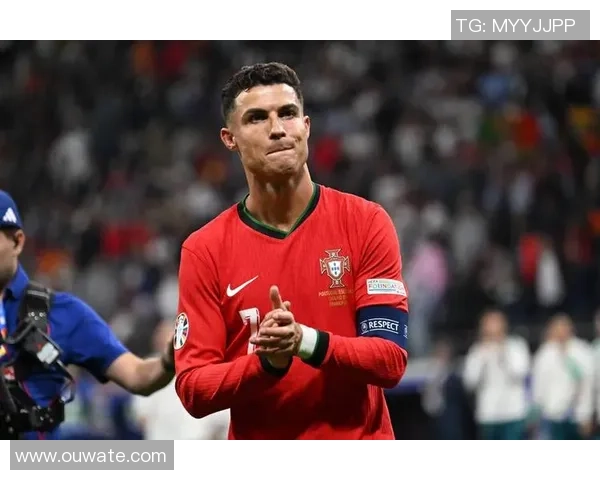 足球历史上最具传奇色彩的老球星是谁他为何如此令人敬仰 足球历史上最具传奇色彩的老球星是谁他为何如此令人敬仰