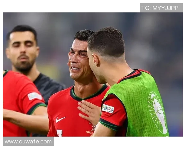 足球巨星过人技巧大揭秘 从梅西到C罗他们如何突破防守创造奇迹